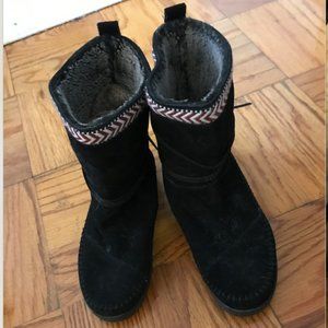 Toms Black Suede Trim Women Nepal Winter Boots